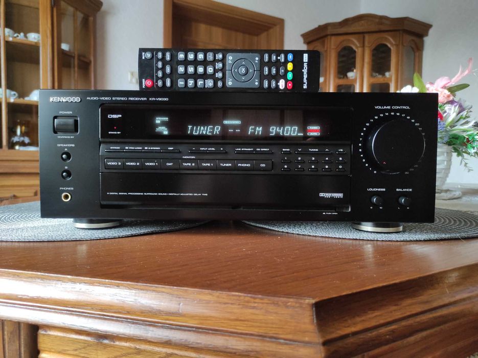Amplituner Kenwood KR-V9030 + pilot