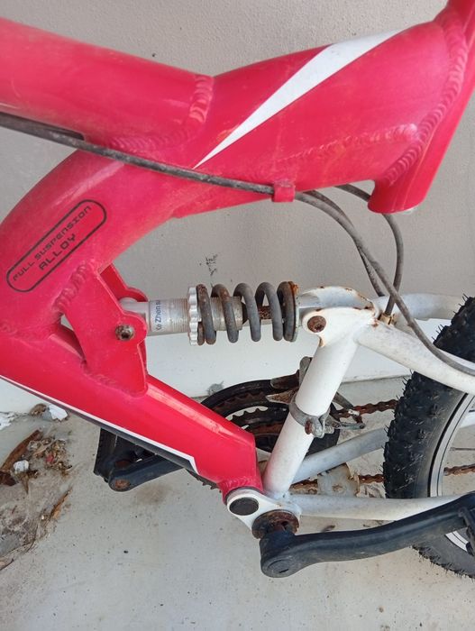 Bike antiga quem queira dar uma niva vida a ela