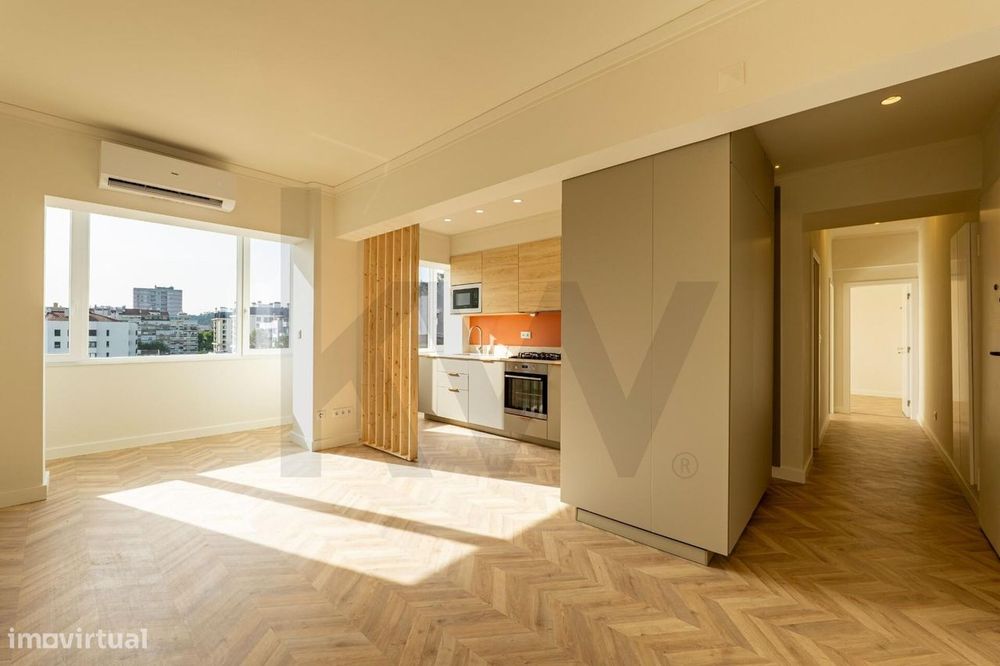 Encantador apartamento T2 remodelado, com suite e Ar Condicionado, em