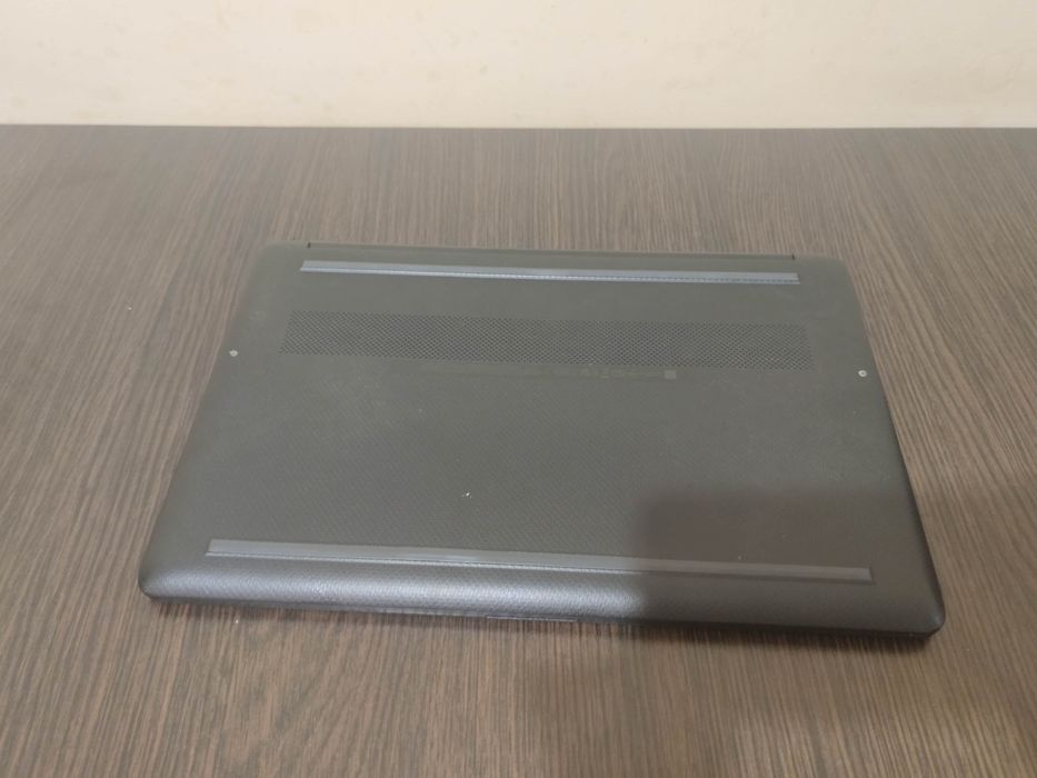 Ноутбук HP 15s-eq