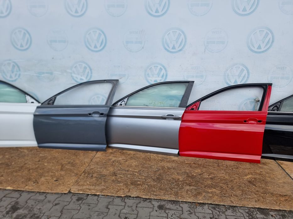 Двері передні Jetta mk7 права ліва передня дверка дверь передняя мк 7