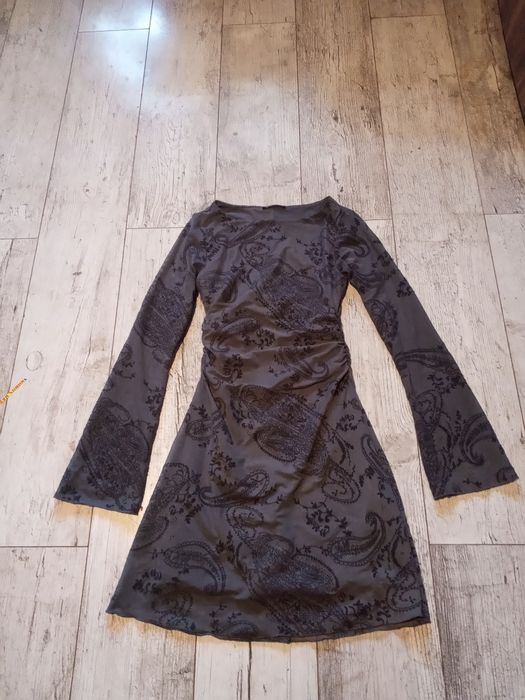 Śliczna sukienka Reserved s