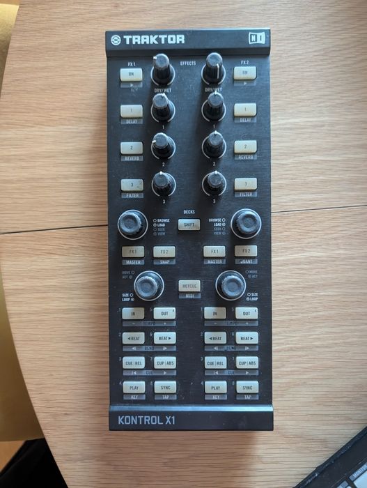 Traktor kontrol X1