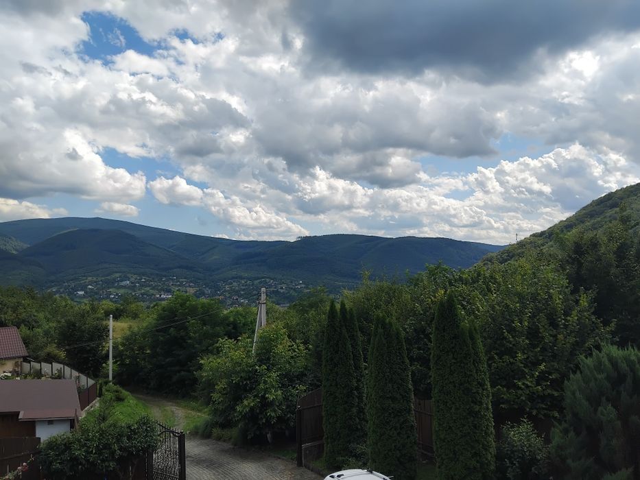 Ціну знижено! Продаю чудовий будинок садибу у Карпатах Сусково