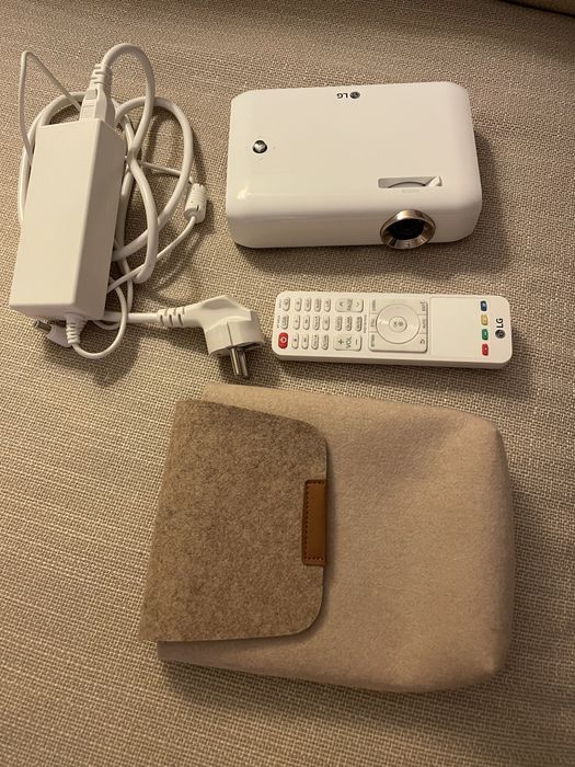 Projetor Cinebeam LG PH510PG