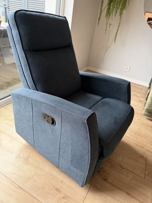 Fotel obrotowy rozkładany Agata Meble | relax | granatowy velvet