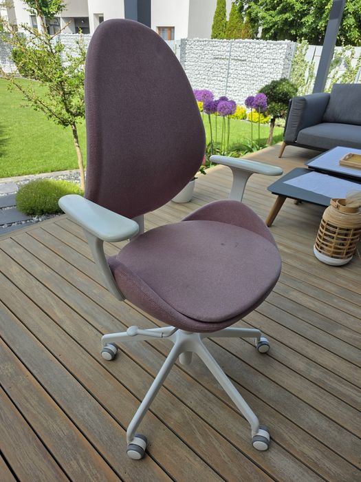Fotel krzesło biurowe Ikea Hattefjall pastelowy róż