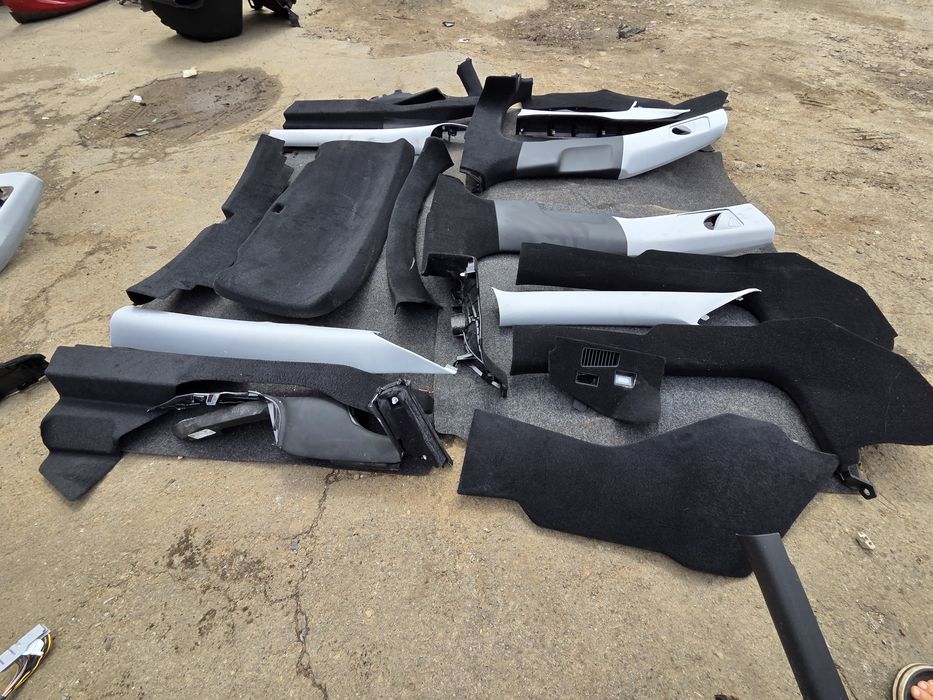 Пластик салона Tesla Model 3 Highland