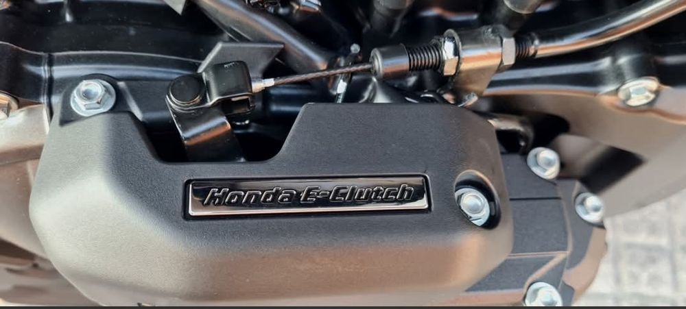 Honda transalp 750 E-Clutch