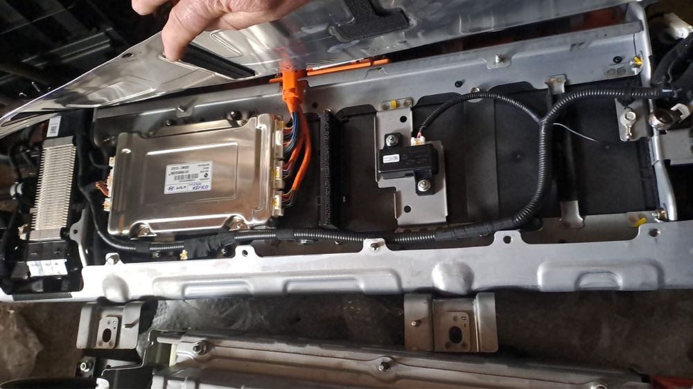 Hyundai kona Гібрид батарея