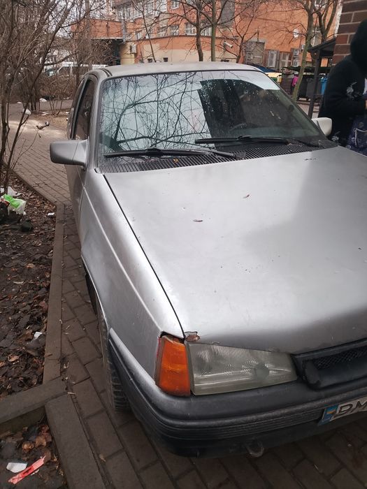 Продам машину Опель кадет