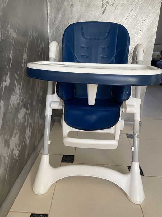 Стілець для годування