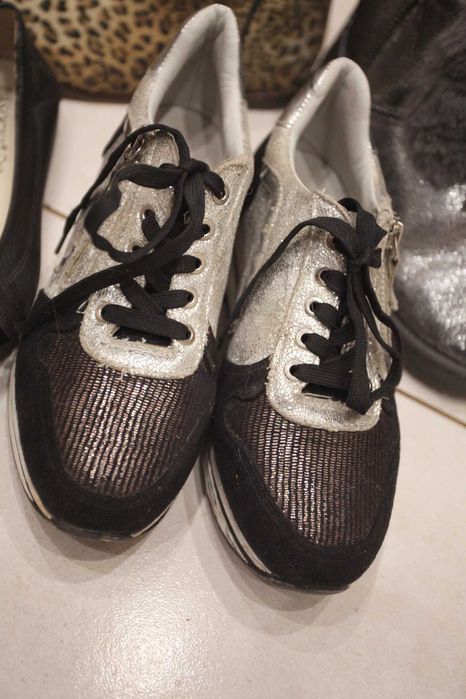 Nieważkie, stylowe, srebrne Sneakersy marki Belucci Rozmiar 36