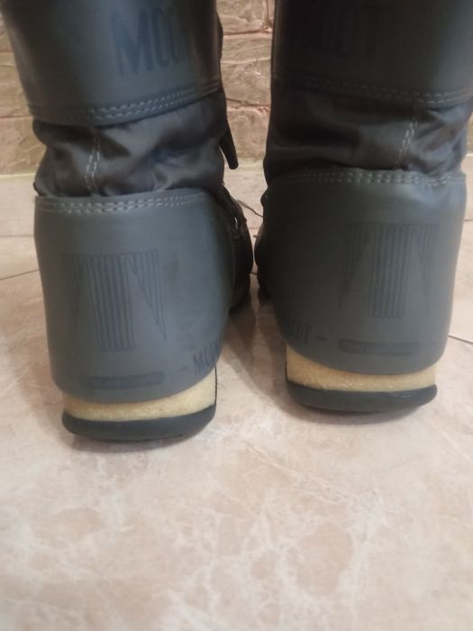 MOON BOOT . Зимові