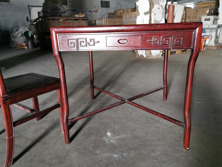 Mesa de jogo com 4 cadeiras