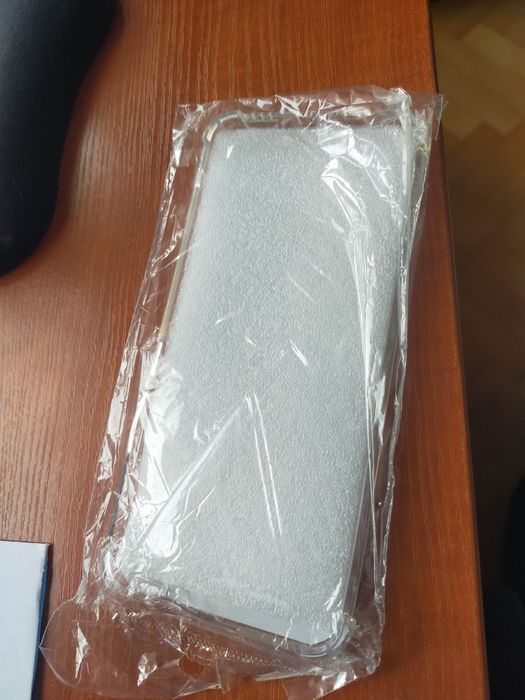 Etui do Real 8/Real 8 Pr przezroczyste