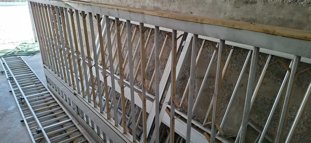 Gradeamento e Portoes em aluminio cinzento
