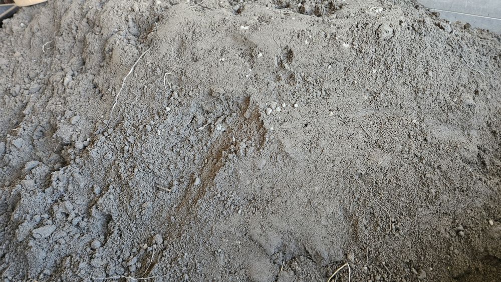 Ziemia ogrodowa przesiewana maszynowo, LUZ 1000kg