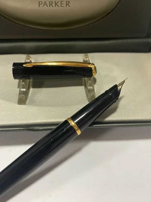 Caneta tinta permanente fountain banhada a ouro ~ Parker