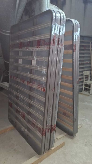 Colchões de molas  e estrados