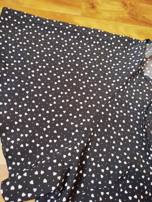 Nowa bluzeczka damska czarna w małe serduszka w rozmiarze 4XL