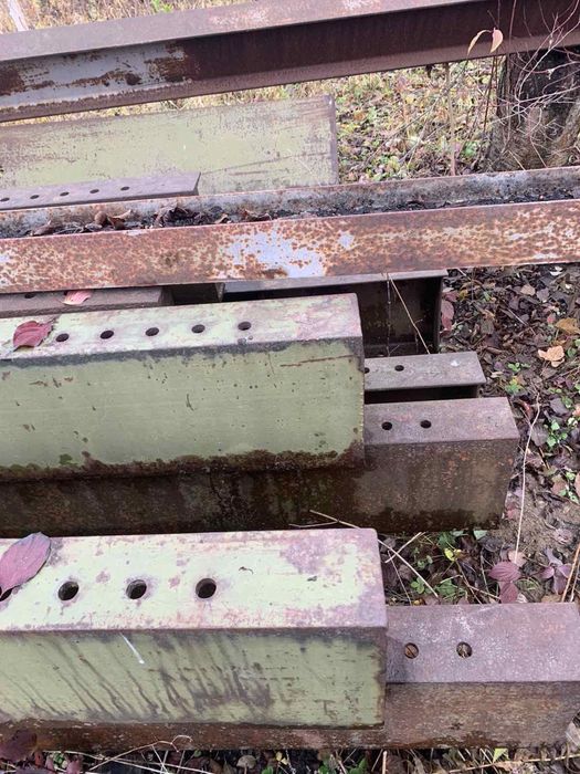 Металеві Таври, Швелер