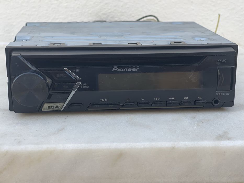 Auto radio Pioneer com USB
