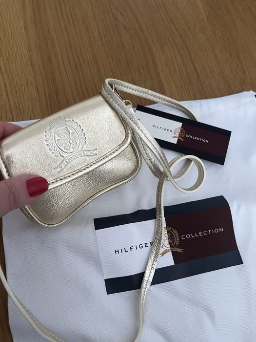 Minicarteira dourada Tommy Hilfiger
