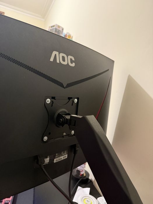 Monitor Gaming AOC 32” 240hz