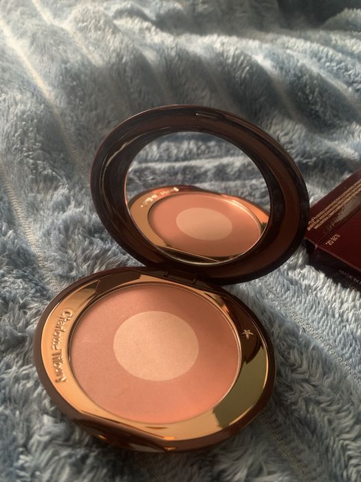 Roz swietlacz i róż do policzków Charlotte Tilbury