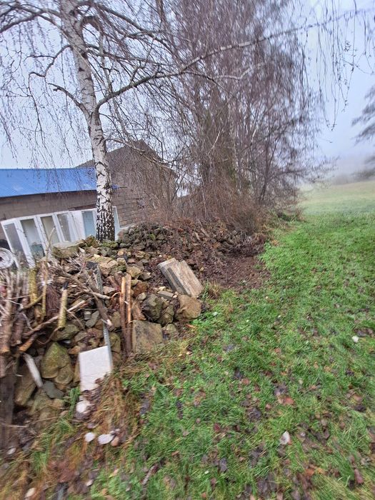 Kamień piaskowiec.