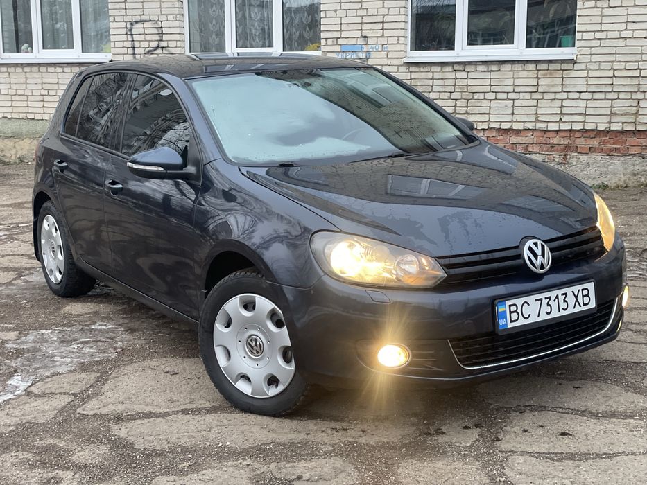 Volkswagen Golf 2011 р.1.4 бензин