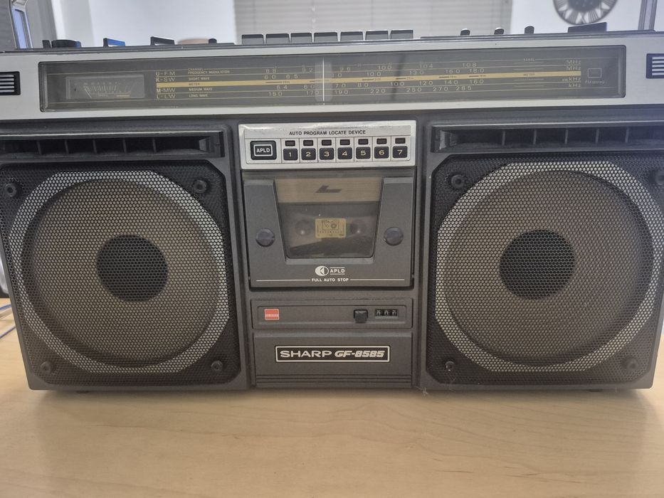 Radiomagnetofon  SHARP GF8585