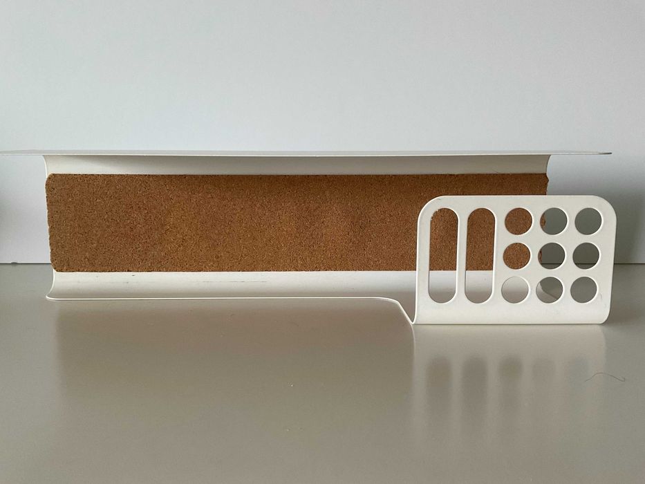 Suporte para canetas IKEA KVISSLE em metal branco - descontinuado