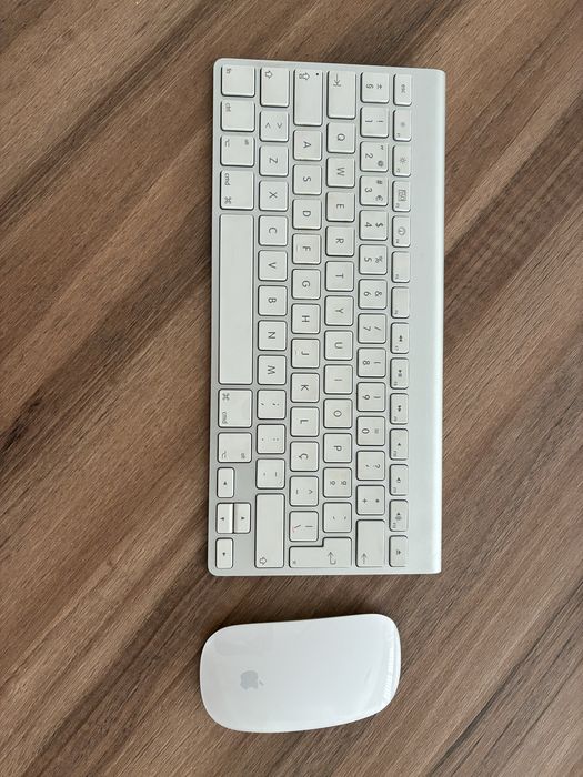 Mini MAC + keyboard + mouse apple