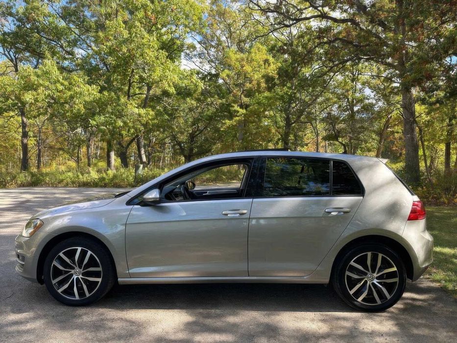 Volkswagen Golf      2017