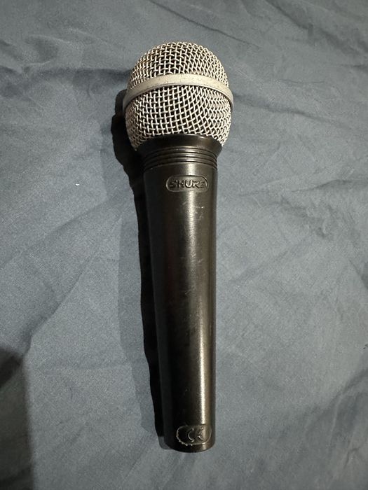 Microfone shure.