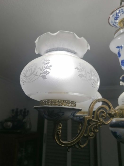 Candeeiro com 5 braços de luz pintado à mão como novo.