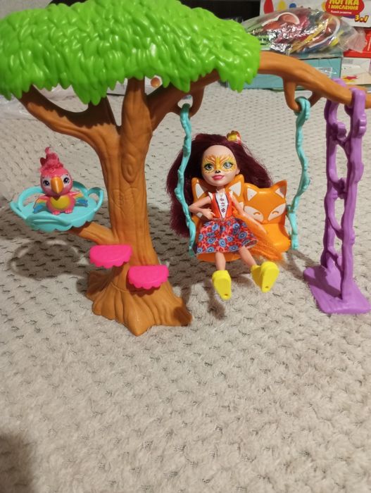 Набір Enchantimals Playground Adventures Playset із лялькою Felicity Fox