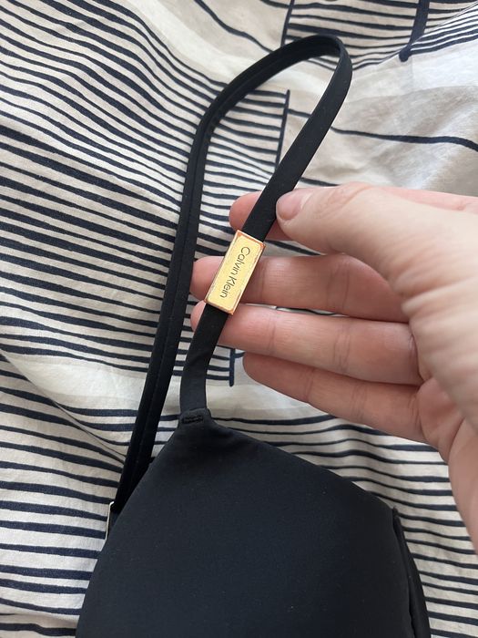 Czarny strój kąpielowy dwuczęściowy komplet Calvin Klein logo góra dół
