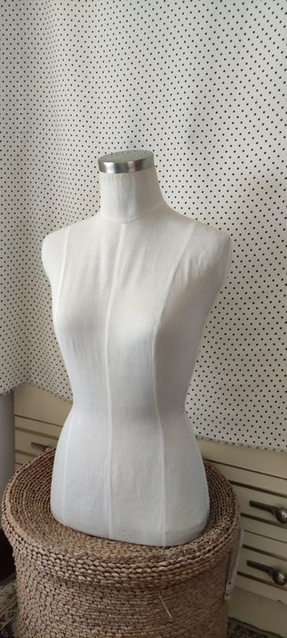 Busto de senhora de excelente qualidade