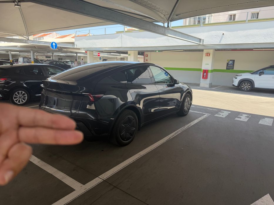 Tesla model y para alugar tvde