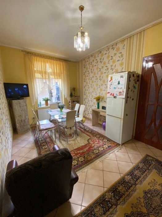 Продаж будинку в центральній частині міста