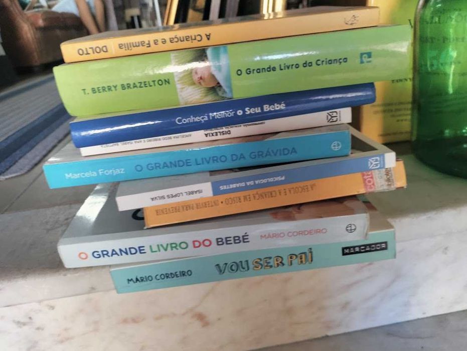 Conjunto de Livros sobre parentalidade, educação e crescimento infantil