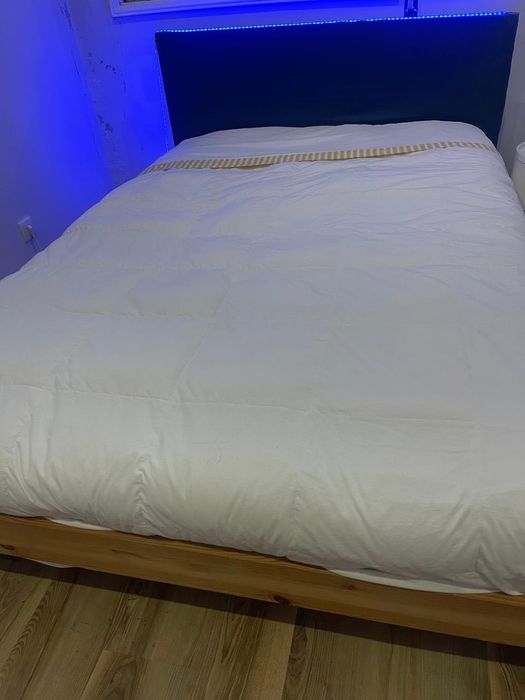 Cama de casal em madeira + colchão – 50€