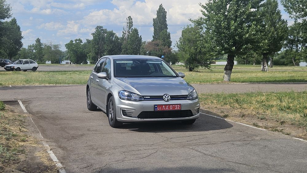E-GOLF 36 квт. 18р.свіжий 117т.км.  рідна фарба