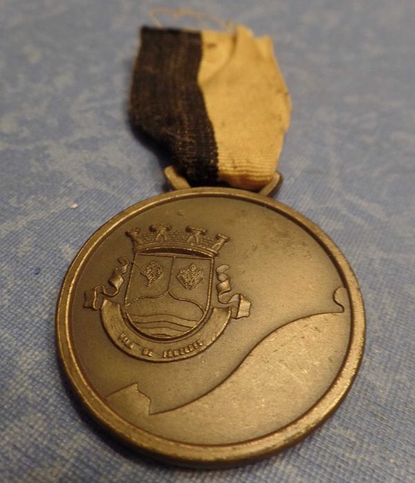 4 Medalhas Comemorativas (895)