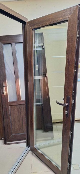 Вхідні металопластикові двері. Нові