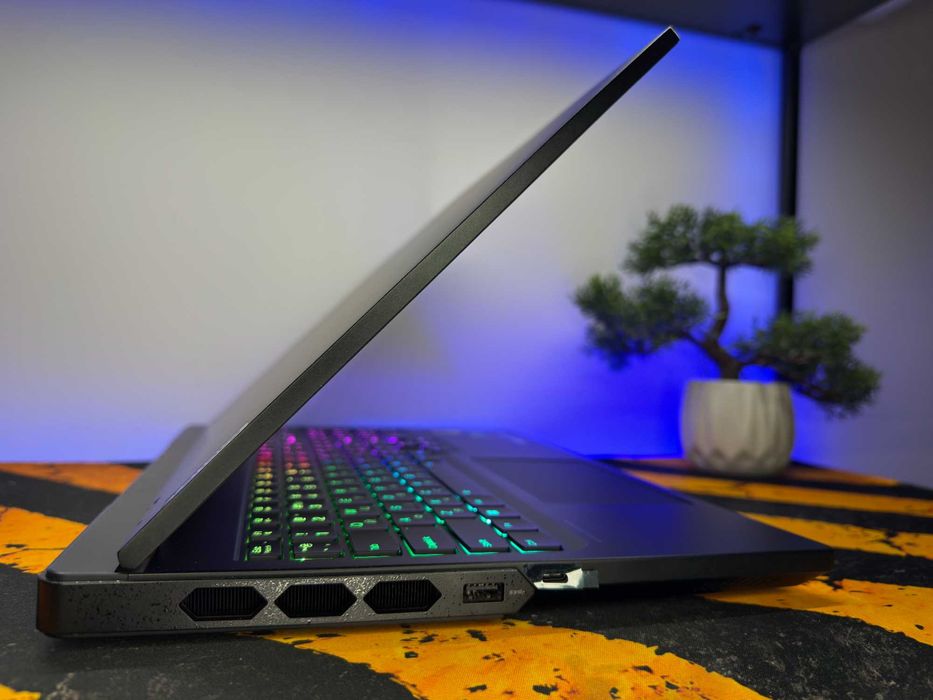 Lenovo Legion PRO 7, rtx4090, core i9-14900hx, 32/2tb, 240hz