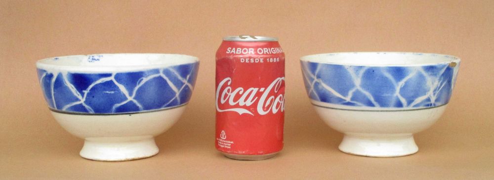 Antigo par de malgas em faiança portuguesa